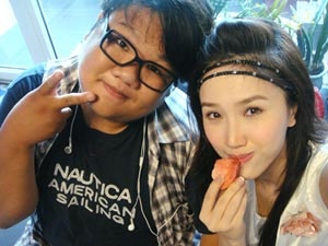 Bao Thy nhi nhanh tren pho phuong Ha Noi hinh anh