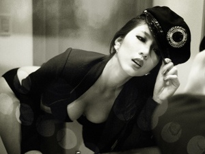 Ngoc Quyen khoe than hinh boc lua hinh anh