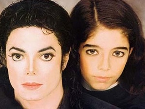 Con roi dong vai Michael Jackson tren phim hinh anh