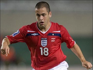 Bo Joe Cole bi bat hinh anh