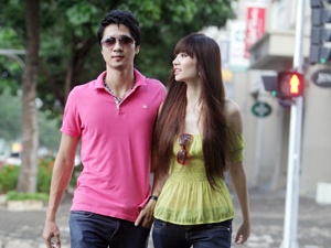 Ngoc Oanh tinh tu voi Anh Tuan hinh anh