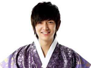 Chang 'Xoan' mung Trung thu hinh anh