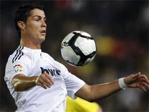 Cau thu sut phat 'sieu' hon ca Ronaldo hinh anh