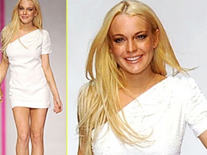 LiLo rang ro tren san catwalk hinh anh