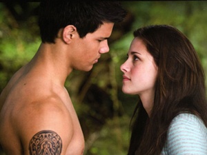 'New Moon' ra mat loat anh dep me hon hinh anh