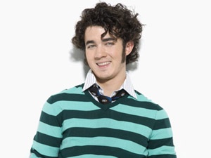 Cau ca Jonas Brothers ban ron chuan bi tiec cuoi hinh anh