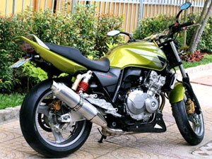 Honda CB400 Super Four qua tay dan 'do' Sai Gon hinh anh