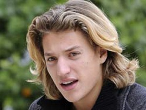 Con trai Tong thong Phap lam lanh dao hinh anh