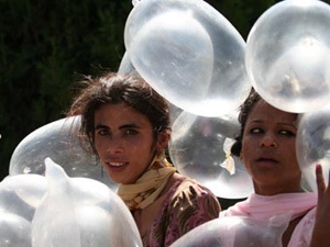 Nepal mung Ngay Bao cao su hinh anh