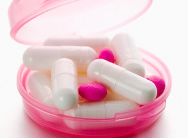 Be trai 14 tuoi suyt chet vi uong thuoc giam dau hinh anh