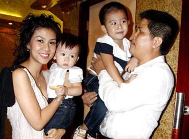 Vo chong Phuoc Sang khoe hai quy tu hinh anh