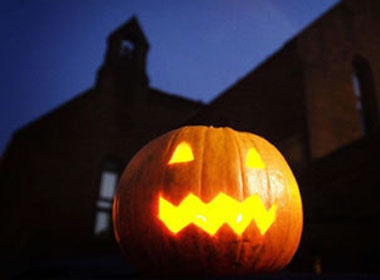 Tu thi bi nham la... tro choi ngay Halloween hinh anh