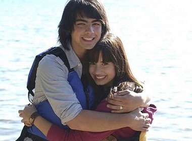 Joe Jonas ho hen Demi Lovato? hinh anh