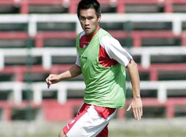 Cong Vinh gui thu ve que nha hinh anh