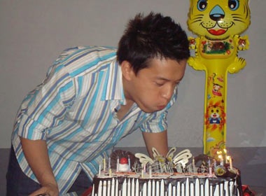 Fan bi mat lam sinh nhat cho Lam Truong hinh anh