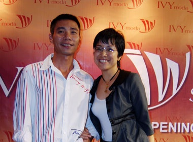 Vo chong Thao Van - Cong Ly di xem thoi trang hinh anh