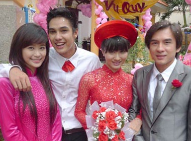 Baggio 'cua' Dong Nhi trong dam cuoi anh Bo hinh anh