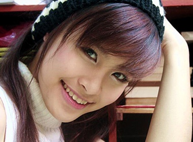 Dong Nhi lam MC cho Hot Music hinh anh