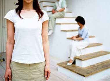 Bi gia dinh nguoi yeu ghet ngay lan dau ra mat hinh anh