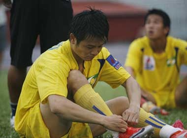 Cau thu SLNA va thu choi sim dep hinh anh