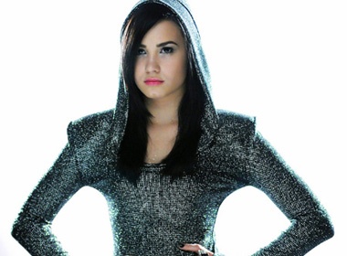 Demi Lovato lanh lung va goi cam trong clip moi hinh anh