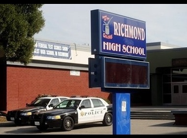 Bat 4 nghi pham teen tham gia cuong buc tap the hinh anh