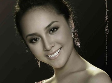 A hau Thien Ly trai qua tuoi tho trong ngoi nha co hinh anh