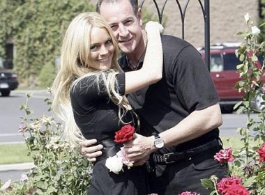 Cha LiLo thiet tha mong con vao trai hinh anh