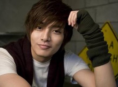 Kim Joon 'Vuon sao bang' cung bi cum H1N1? hinh anh