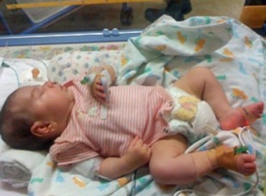 Be gai thoat chet nho loai thuoc... chua ra doi hinh anh