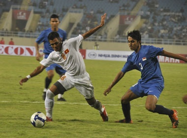 Ha Singapore, U23 Viet Nam dan dau VFF Cup hinh anh