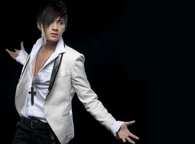 Ngo Kien Huy duoc tang gap doi cat-xe hinh anh