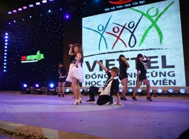 Dem ruc lua cung Viettel hinh anh