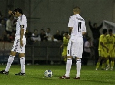 Barca dao choi, Real dung canh cua hep hinh anh