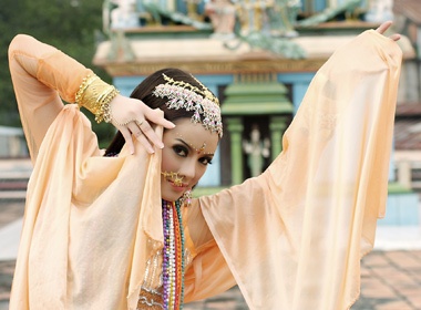 Ly Nha Ky lam kieu nu An Do hinh anh