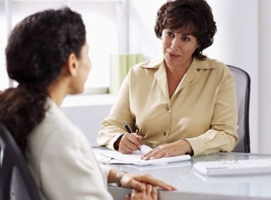 Nghe thuat phe binh nhan vien hinh anh