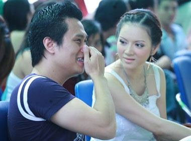 Ly Nha Ky than mat ben Viet Anh hinh anh