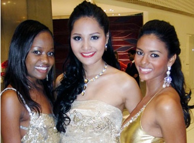 Huong Giang noi bat dem thoi trang Miss World hinh anh