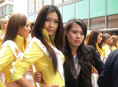 Lan Huong di thi Nguoi mau the gioi bi mat tien hinh anh