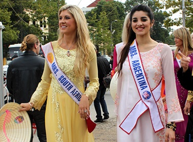 Hoa hau Quy ba tham lang Bac hinh anh