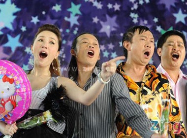 Bao Thy so giong hat voi cac danh hai hinh anh