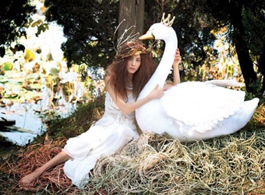 Thanh vien Girls' Generation lam cong chua thien nga hinh anh