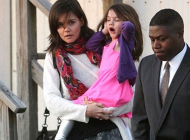 Suri gian du vi khong duoc chieu hinh anh