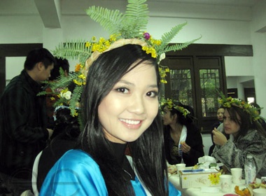 Tran Thi Quynh bat dau tham met hinh anh