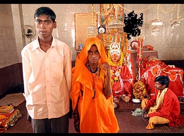 Co be 14 tuoi chong lai tuc tao hon hinh anh