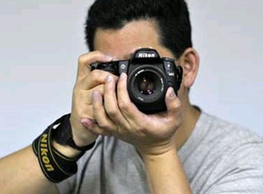 Cach cam may anh hinh anh