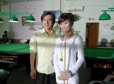 Dan Truong day Dong Nhi choi bi-a hinh anh