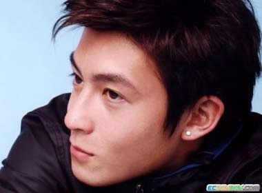 Tran Quan Hy ghe 3 hop dem trong 3 tieng hinh anh