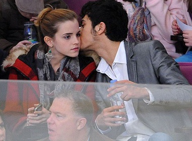 Emma Watson vui ve voi chang moi hinh anh