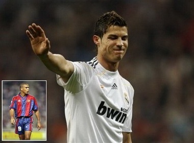 CDV Barca tang 'qua dac biet' cho Ronaldo hinh anh